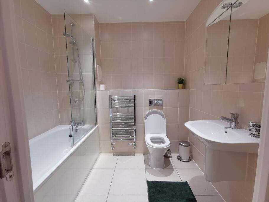 Felix Hub Apartment Лондон Екстериор снимка